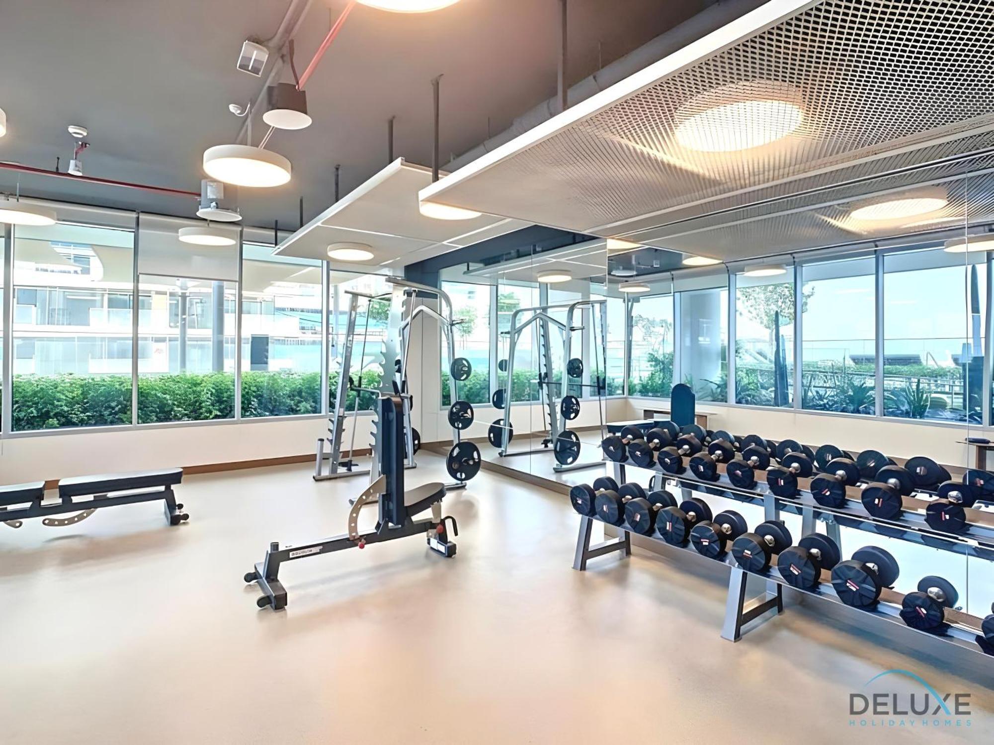 Luxurious 1br At Isle Tower 1 Emaar Beachfront, Marina By Deluxe Homes Apartment