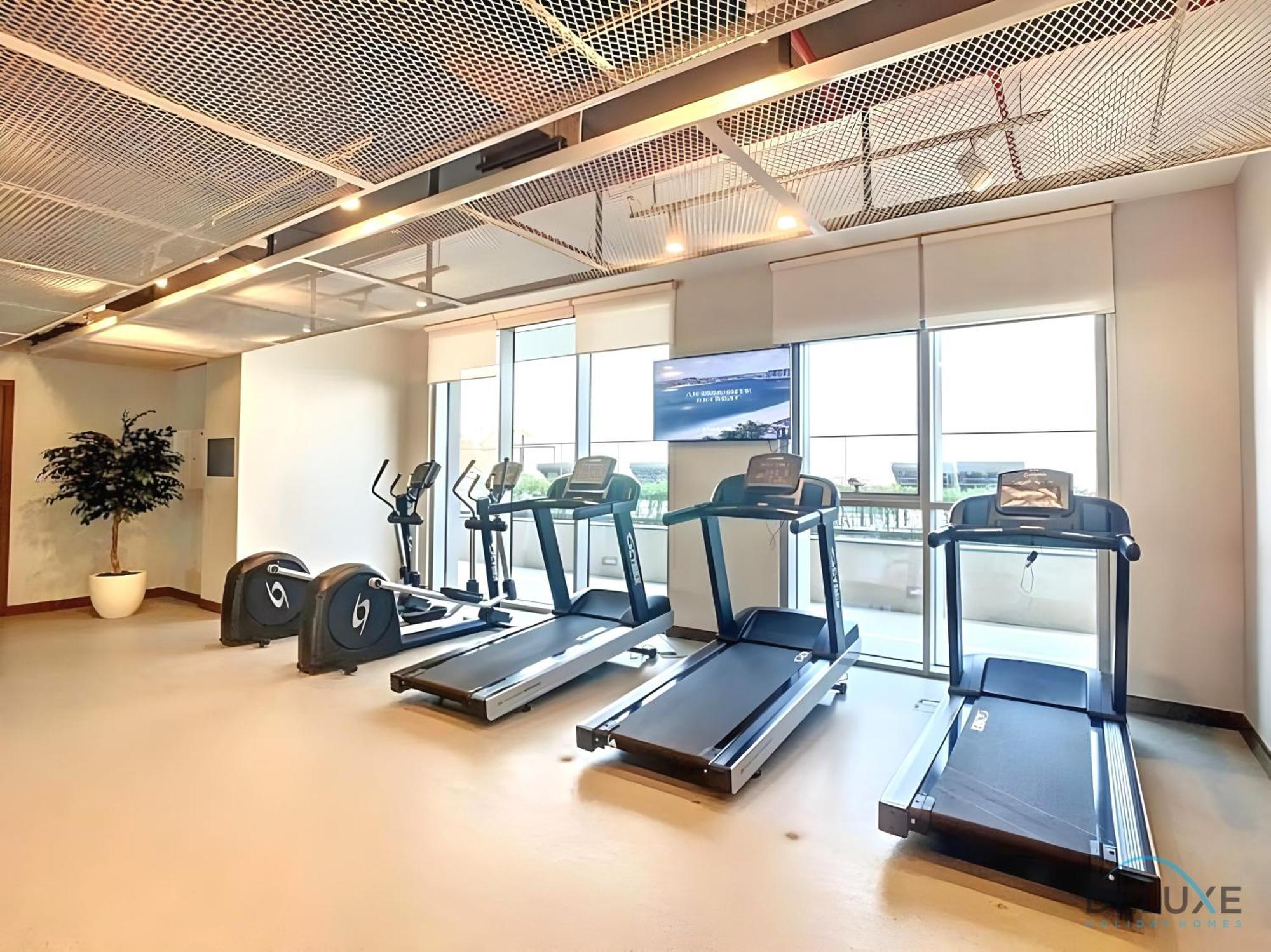 Luxurious 1br At Isle Tower 1 Emaar Beachfront, Marina By Deluxe Homes Dubai