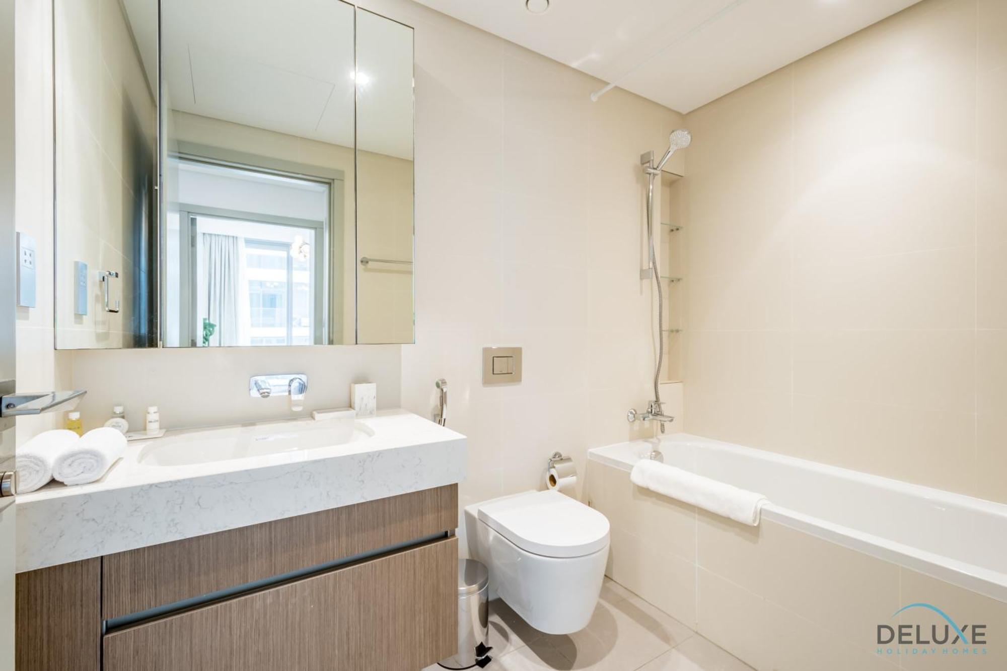 Luxurious 1br At Isle Tower 1 Emaar Beachfront, Marina By Deluxe Homes